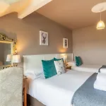 Oakfold House Pensionat 4*