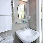 Oakfold House Pensionat 4*