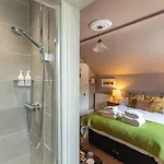 Oakfold House Pensionat 4*