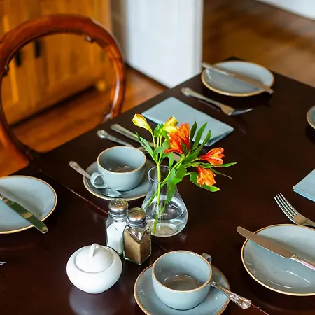 Oakfold House Guest house 4*