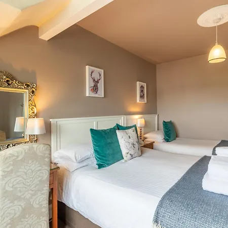 Oakfold House Guest house 4*