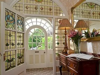 Oakfold House 4*