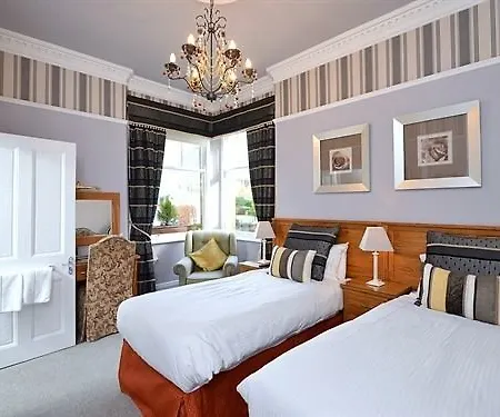 Oakfold House